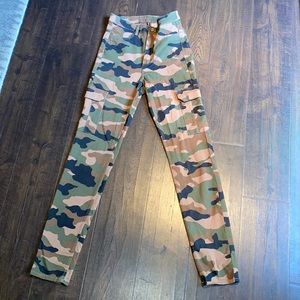 H&M Divided Collection Camo High-rise Cargo Jeans!